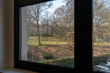 výhled z okna kanceláře č.2 - Pronájem kancelářských prostor 91 m², Ústí nad Labem