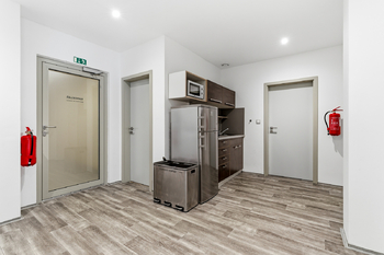 vstupní hala s kuchyňkou - Pronájem kancelářských prostor 91 m², Ústí nad Labem
