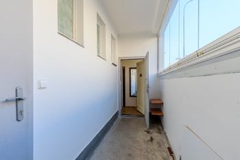 společná chodba - Prodej bytu 2+kk v osobním vlastnictví 48 m², Praha 4 - Krč