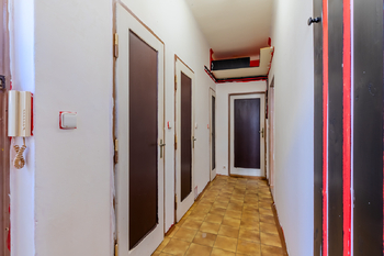 zádveří - Prodej bytu 2+kk v osobním vlastnictví 48 m², Praha 4 - Krč