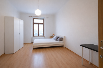 Pokoj - Prodej bytu 1+1 v osobním vlastnictví 32 m², Praha 3 - Žižkov 
