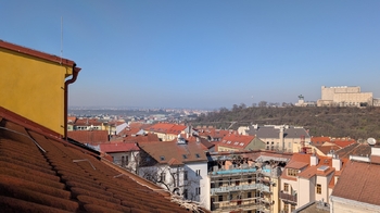 Výhled z půdy - Prodej bytu 2+1 v osobním vlastnictví 56 m², Praha 3 - Žižkov 