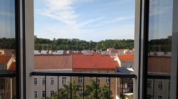 Výhled z bytu - Prodej bytu 2+1 v osobním vlastnictví 56 m², Praha 3 - Žižkov
