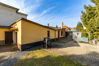 Prodej domu 254 m², Šestajovice