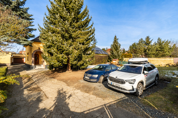 Prodej domu 254 m², Šestajovice