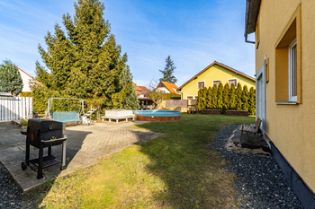 Prodej domu 254 m², Šestajovice