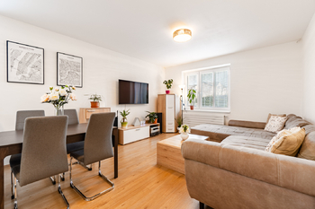 Prodej domu 254 m², Šestajovice