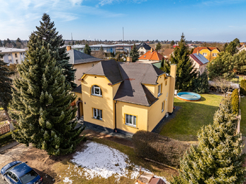 Prodej domu 254 m², Šestajovice