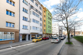 Pronájem bytu 1+kk v osobním vlastnictví 27 m², Praha 8 - Libeň