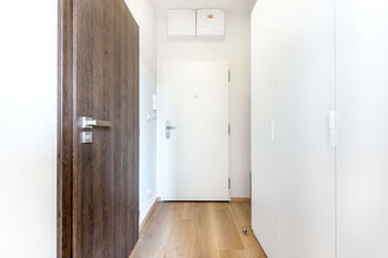 Pronájem bytu 1+kk v osobním vlastnictví 27 m², Praha 8 - Libeň