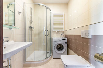 Pronájem bytu 1+kk v osobním vlastnictví 27 m², Praha 8 - Libeň