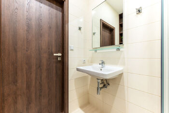 Pronájem bytu 1+kk v osobním vlastnictví 27 m², Praha 8 - Libeň