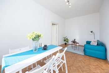 Obývací pokoj - Prodej bytu 2+kk v družstevním vlastnictví 51 m², Praha 9 - Vysočany 