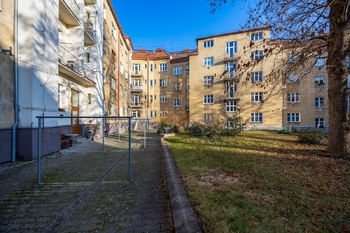 Vnitroblok - Prodej bytu 2+kk v družstevním vlastnictví 51 m², Praha 9 - Vysočany