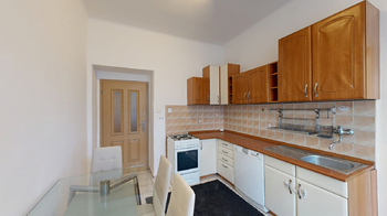 kuchyň s komorou - Prodej bytu 2+1 v osobním vlastnictví 75 m², Praha 7 - Holešovice