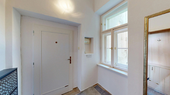zádveří - Prodej bytu 2+1 v osobním vlastnictví 75 m², Praha 7 - Holešovice