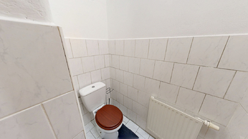 samostatná toualete - Prodej bytu 2+1 v osobním vlastnictví 75 m², Praha 7 - Holešovice