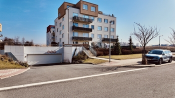 Prodej garážového stání, Praha 10 - Uhříněves