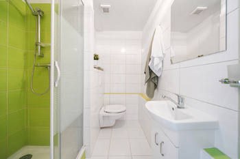 Koupelna - Prodej bytu 1+kk v osobním vlastnictví 31 m², Kroměříž