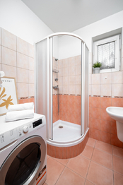 Prodej bytu 1+kk v osobním vlastnictví 39 m², Praha 8 - Libeň