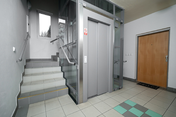 Prodej bytu 1+kk v osobním vlastnictví 39 m², Praha 8 - Libeň