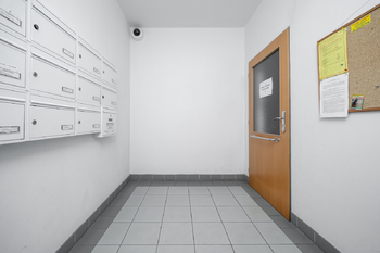 Prodej bytu 1+kk v osobním vlastnictví 39 m², Praha 8 - Libeň