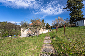 Boční vstup na pozemek - Prodej domu 80 m², Mnichovice