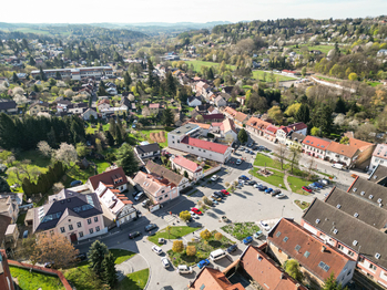 Město nabízí veškerou občanskou vybavenost - Prodej domu 80 m², Mnichovice