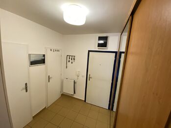 Zádveří 2 - Pronájem bytu 2+kk v osobním vlastnictví 70 m², Praha 4 - Michle