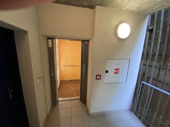 Výtah - Pronájem bytu 2+kk v osobním vlastnictví 70 m², Praha 4 - Michle