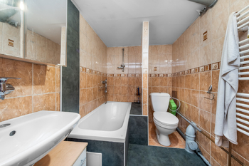 Prodej domu 204 m², Hluboš