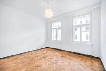 Jeden z pokojů bytu - Pronájem bytu 3+kk v osobním vlastnictví 64 m², Praha 7 - Bubeneč