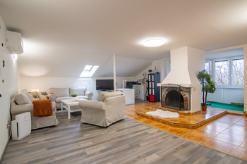 Prodej domu 249 m², Milovice