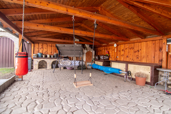 Prodej domu 249 m², Milovice