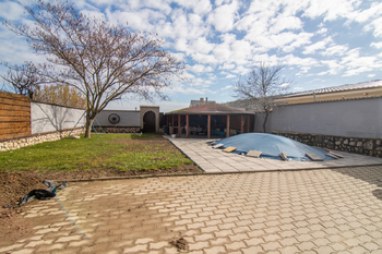 Prodej domu 249 m², Milovice