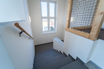 Schodiště - Pronájem bytu 4+kk v osobním vlastnictví 121 m², Kolín
