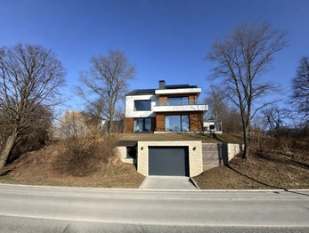 Prodej pozemku 4000 m², Kladky