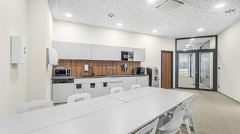 Pronájem kancelářských prostor 875 m², Praha 5 - Stodůlky