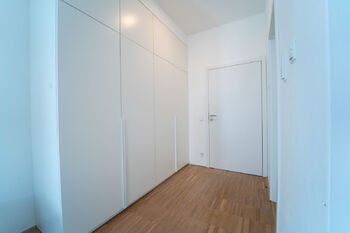 Vstupní prostor bytu - Pronájem bytu 1+kk v osobním vlastnictví 31 m², Poděbrady