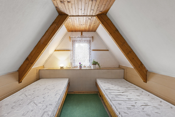 2.ložnice v podkroví  - Prodej chaty / chalupy 65 m², Klokočov