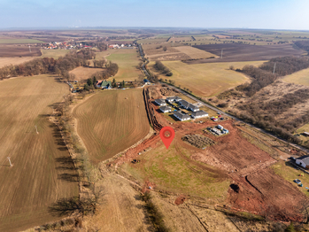 Pohled na pozemek - Prodej pozemku 905 m², Nezabylice