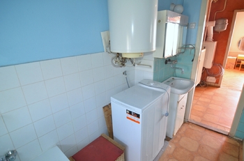 koupelna bojler a kotel v předsíni - Prodej bytu 3+1 v osobním vlastnictví 87 m², Praha 4 - Modřany