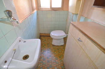 WC s umyvadlem - Prodej bytu 3+1 v osobním vlastnictví 87 m², Praha 4 - Modřany