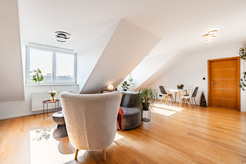 Hlavní místnost - Prodej bytu 3+kk v osobním vlastnictví 110 m², Praha 10 - Vršovice