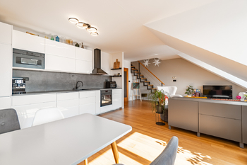 Prodej bytu 3+kk v osobním vlastnictví 110 m², Praha 10 - Vršovice