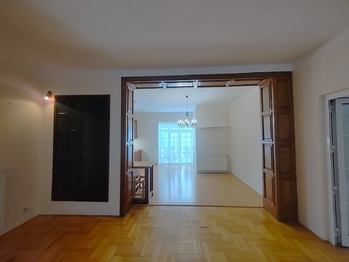 Obývací pokoj - jídelna - Prodej bytu 3+1 v osobním vlastnictví 92 m², Krnov