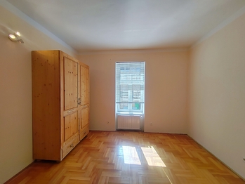 Ložnice - Prodej bytu 3+1 v osobním vlastnictví 92 m², Krnov