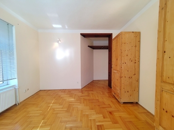 Ložnice - Prodej bytu 3+1 v osobním vlastnictví 92 m², Krnov