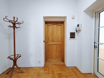 Vstup do bytu - Prodej bytu 3+1 v osobním vlastnictví 92 m², Krnov