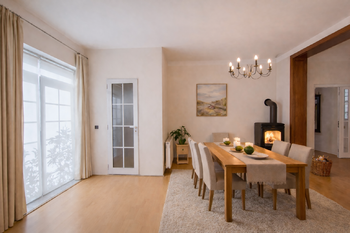 Vizualizace - jídelna s krbem - Prodej bytu 3+1 v osobním vlastnictví 92 m², Krnov